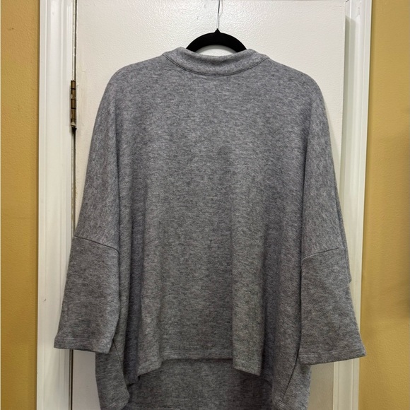 Boho Chic Cozy Gray Women's Tunic! EUC - Picture 5 of 5